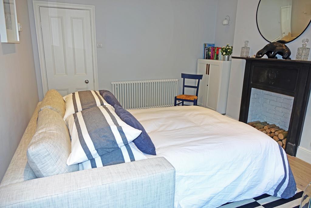 Sparkling Apartment In Kensington Olympia London Eksteriør bilde